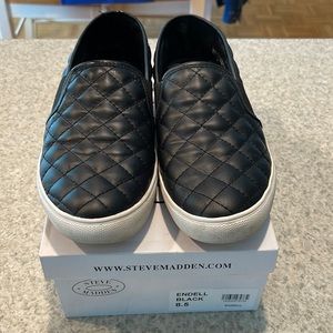 Steve Madden Endell Slip Ons